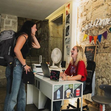 Onefam Ribeira Hostel Porto Bagian luar foto