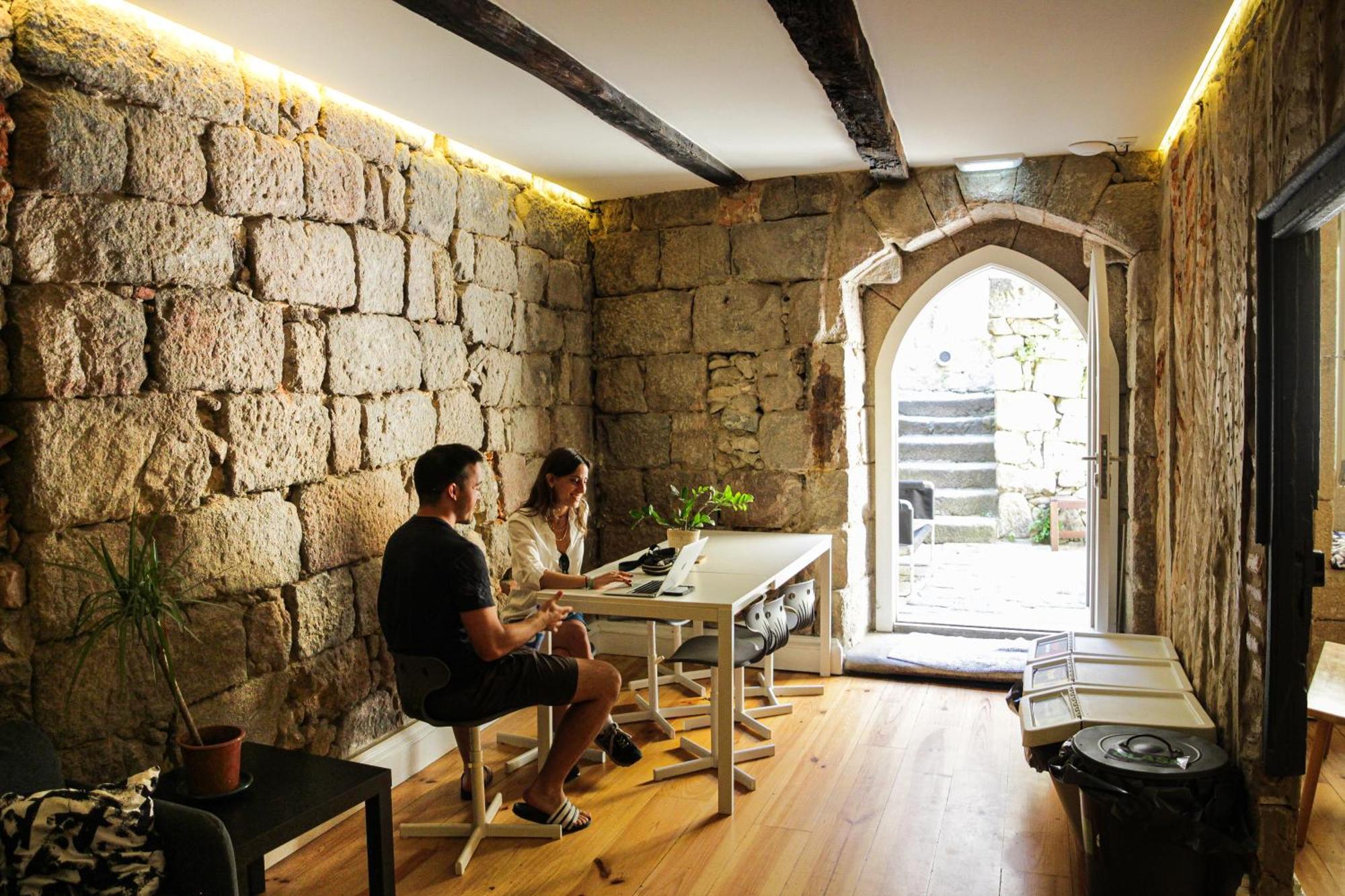 Onefam Ribeira Hostel Porto Bagian luar foto