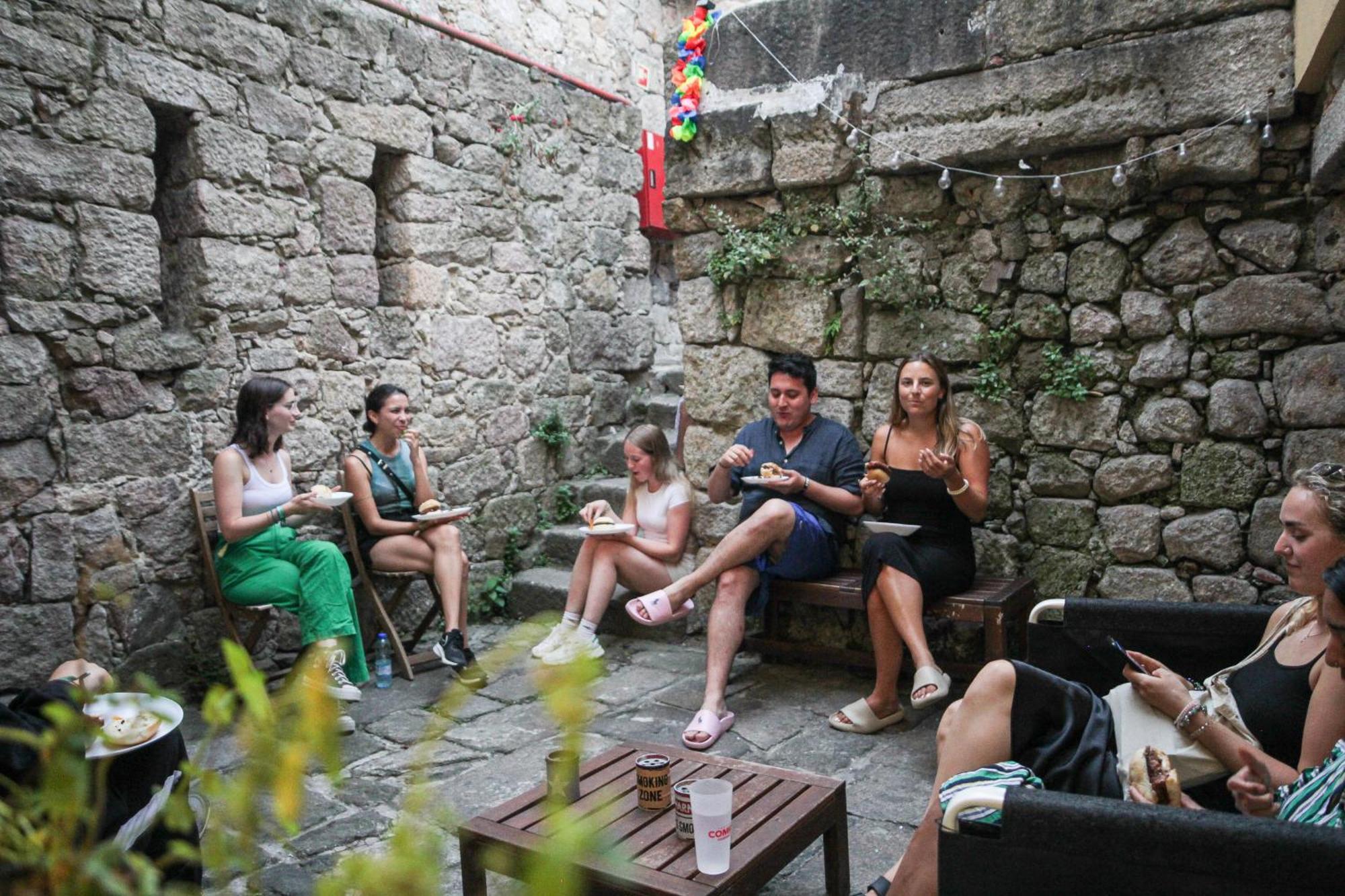 Onefam Ribeira Hostel Porto Bagian luar foto