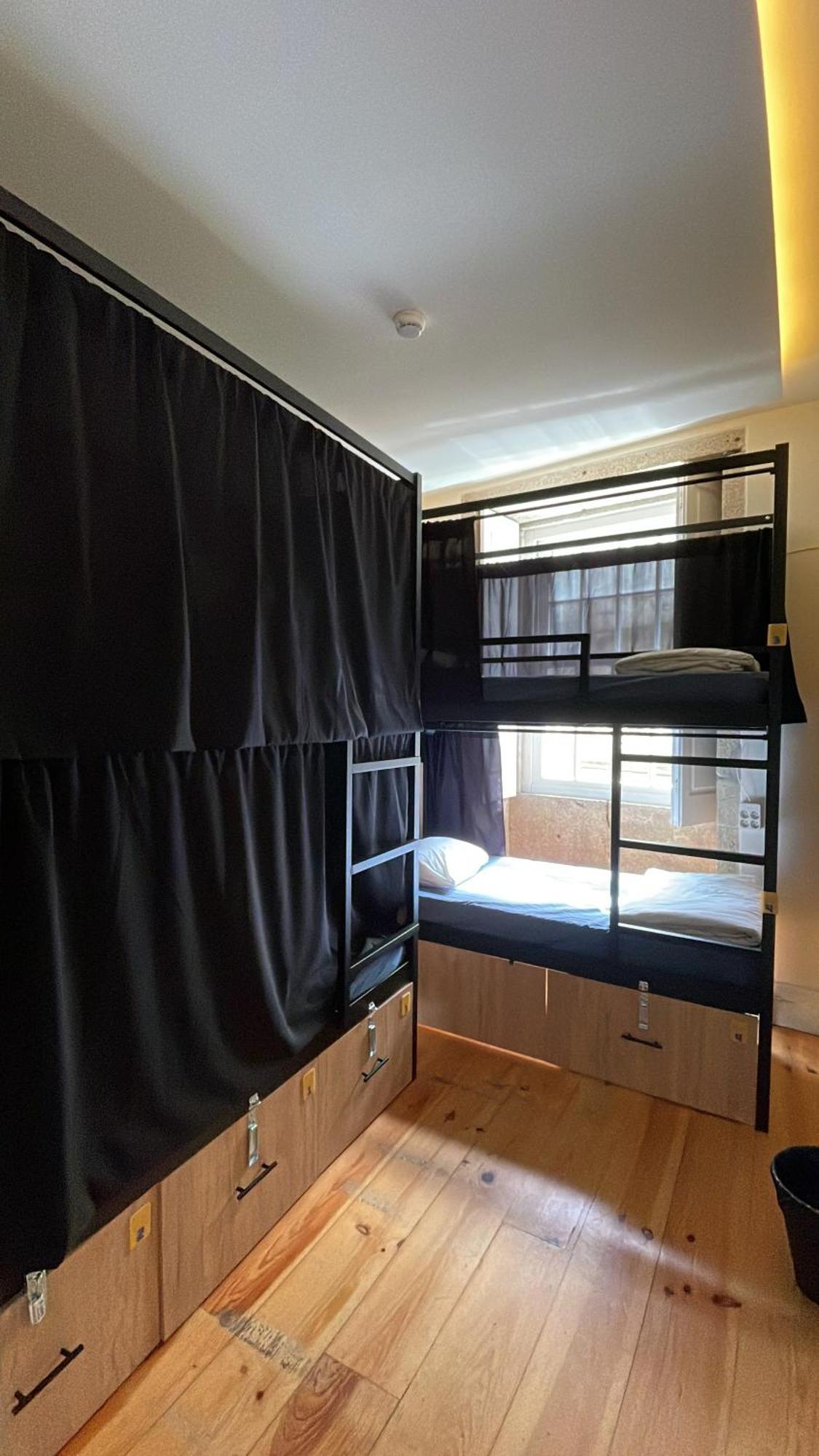 Onefam Ribeira Hostel Porto Bagian luar foto